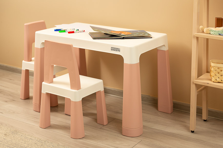 Nelik-stolik-dziecięcy-dwa-krzesełka-mebelki-dziecięce-różowy(9).jpg